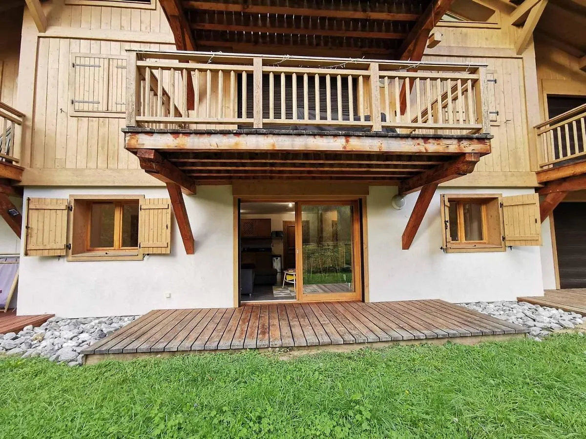 Apartment Appartement Cosy Avec Terrasse Et Parking Prive, Centre Village A 2 Pas Et Arret Ski-Bus Proche - Fr-1-624-114 Samoens